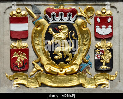 Brüssel, Belgien. Grand Place: Wappen von Belgien (Mitte) umgeben von denen von Leuven (Tl) Antwerpen (tr) Brüssel (Bl) s'Hertogenbosch (br). Stockfoto