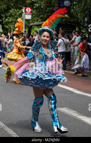 Bolivianischen Kostüme beim Karneval del Pueblo, Südamerikanische Karneval und Parade in London, England, Vereinigtes Königreich Stockfoto