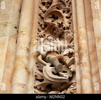 SALAMANCA SPANIEN - Mai 7, 2014: Der berühmte Astronaut in Stein auf der Kathedrale von Salamanca Fassade geschnitzt. Stockfoto