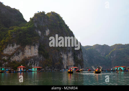 Vung Vieng schwimmenden Fischerdorf Stockfoto