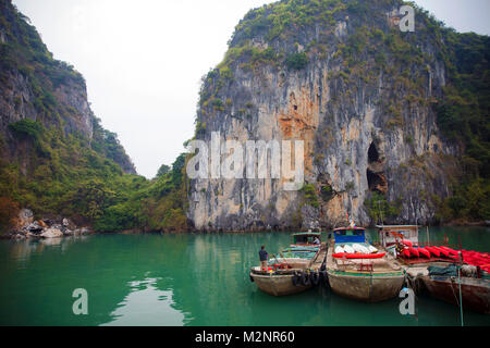 Bai Tu Long Bay Stockfoto