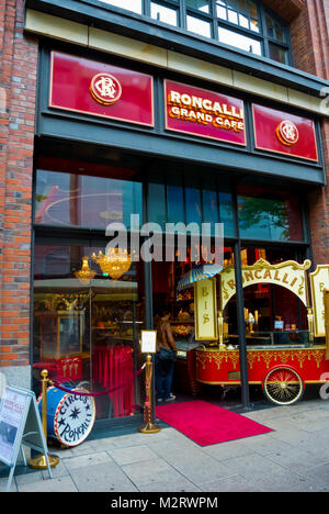 Roncalli Café Exterieur, Mönckebergstraße, Hamburg, Deutschland Stockfoto