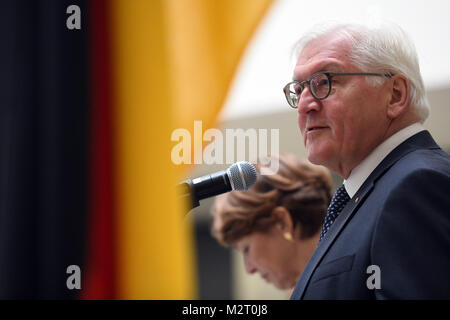 Tokio, Japan. 07 Feb, 2018. Bundespraesident Steinmeier sprechen in der Deutschen Botschaft in Tokio, Japan, 07. Februar 2018. Credit: Maurizio Gambarini/dpa/Alamy leben Nachrichten Stockfoto