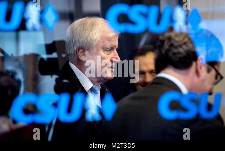 München, Deutschland. 08 Feb, 2018. Bayerischen Ministerpräsidenten Horst Seehofer (CSU) Ankunft in Executive Meeting der CSU in München, Deutschland, 08. Februar 2018. Credit: Sven Hoppe/dpa/Alamy leben Nachrichten Stockfoto