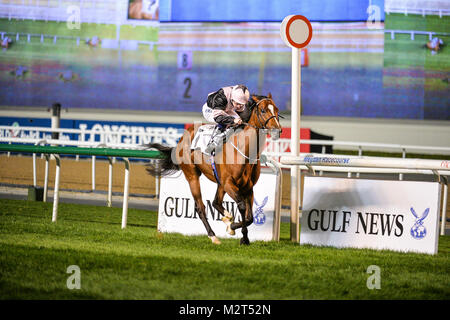 Dubai, VAE. 8. Feb 2018. Oisin Murphy Fahrten schlug das Angebot (GB) zum Sieg in der Uhr Zeit Rennen in Meydan. Mein Fang ist von Darren Bunyan ausgebildet und durch gerade zum Sieg Syndicate Credit: Feroz Khan/Alamy leben Nachrichten Stockfoto