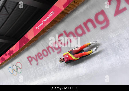 Natalie Geisenberger (GER) vor-Olympischen Ringen, Aktion, Frauen, Frauen die Einzigen, Ausbildung, Olimypic Sliding Center, am 08.02.2018, Olympische Winterspiele 2018, vom 09.02. - 25.02.2018 in PyeongChang/Suedkorea. | Verwendung weltweit Stockfoto