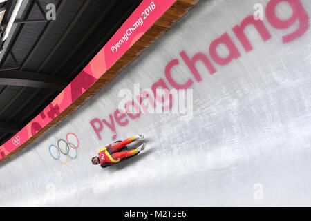 Natalie Geisenberger (GER) vor-Olympischen Ringen, Aktion, Frauen, Frauen die Einzigen, Ausbildung, Olimypic Sliding Center, am 08.02.2018, Olympische Winterspiele 2018, vom 09.02. - 25.02.2018 in PyeongChang/Suedkorea. | Verwendung weltweit Stockfoto