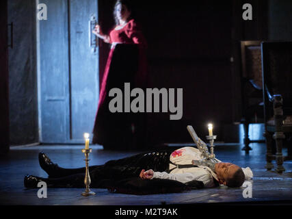 Cardiff, Großbritannien. 7. Feb 2018. Tosca von der Welsh National Opera durchgeführt. Markierung S Doss als Scarpia Credit: Thomas Bowles/Alamy leben Nachrichten Stockfoto