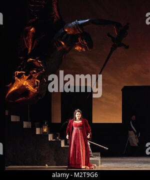 Cardiff, Großbritannien. 7. Feb 2018. Tosca von der Welsh National Opera durchgeführt. Floria Tosca Claire Rutter Credit: Thomas Bowles/Alamy leben Nachrichten Stockfoto