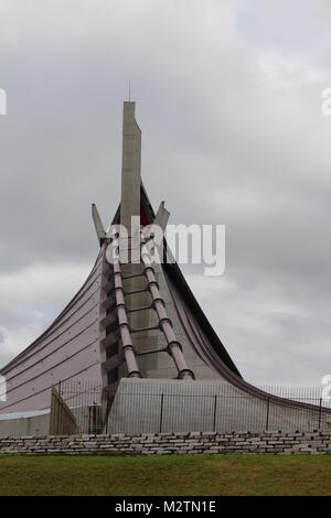 Die Kenzo Tange entworfene Yoyogi National Gymnasium (1 Gymnasium). Für die Olympischen Spiele 1964 gebaut, wird es für den Handballsport in 2020 verwendet werden. (2017) Stockfoto