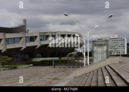 Die Kenzo Tange entworfene Yoyogi National Gymnasium (1 Gymnasium). Für die Olympischen Spiele 1964 gebaut, wird es für den Handballsport in 2020 verwendet werden. (2017) Stockfoto