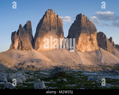 Abend im Tre Cime di Lavaredo, Naturpark Sextner Dolomiten, Italien Stockfoto