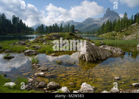 Lago Federa, Rifugio Palmieri, Croda da Lago, Dolomiten, Italien Stockfoto