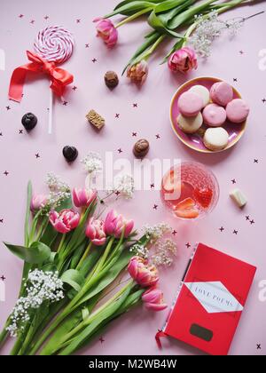 Valentines oder Galentines Flatlay Stockfoto