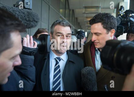 Richard Howson, ehemaliger Chief Executive von Carillon, Blätter Portcullis House nach in Frage gestellt durch die Commons Select Committee über Carillion Stockfoto