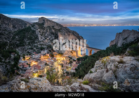 La Calanque de La Vesse - eine steile Tal auf der mediterranen Küste in der Nähe von Marseille, Provence, Frankreich Stockfoto