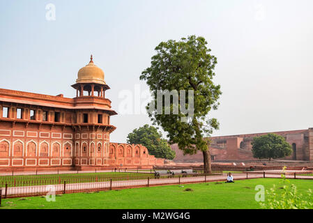 FORT, Agra, Indien - NOVEMBER, 2017: Jahangir Palace Stockfoto