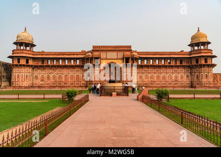 FORT, Agra, Indien - NOVEMBER, 2017: Jahangir Palace Stockfoto