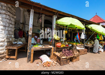 STONE TOWN, Tansania - Januar 9, 2015: Frucht Markt in Stone Town Stockfoto