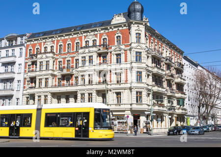 Alte Fassade eines Gebäudes, an Senenfelder Straße, Berlin Prenzlauer Berg, Deutschland Stockfoto