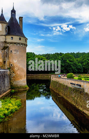 CHENONCEAU, Frankreich - ca. Juni 2014: Teil des Chateau de Chenonceau und Graben Stockfoto