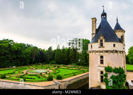 CHENONCEAU, Frankreich - ca. Juni 2014: Garten von Katharina de Medici Stockfoto