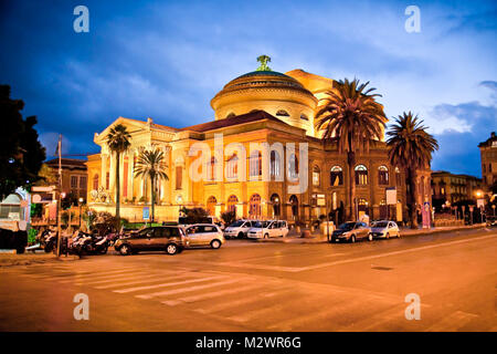 Teatro Massimo, Opernhaus in Palermo. Sizilien, Italien. Nacht Foto. Stockfoto