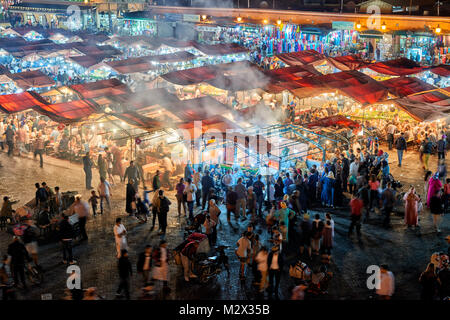 Djemaa el Fna in der Nacht, Marrakesch, Marokko, Afrika Stockfoto