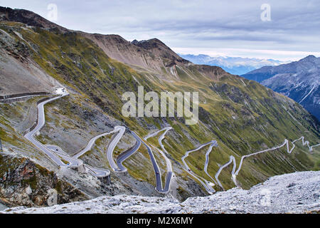 Passo dello Stelvio Serpentinen Stockfoto