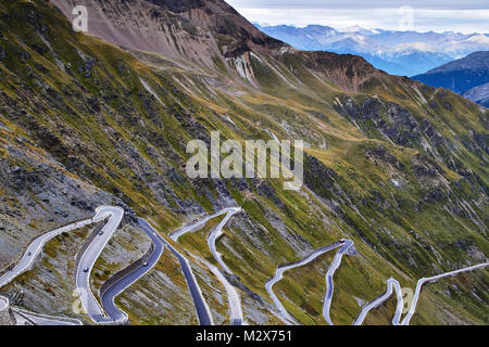 Passo dello Stelvio Serpentinen Stockfoto