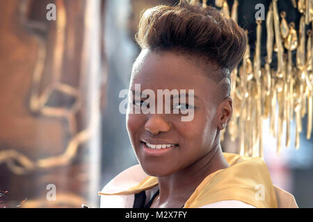 Olympischen Boxing champion Nicola Adams startet Ihre erste Sportswear Kollektion in Zusammenarbeit mit Everlast bei Selfridges in London. Stockfoto