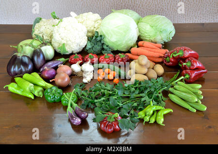 Zusammensetzung mit verschiedenen rohes Gemüse Stockfoto