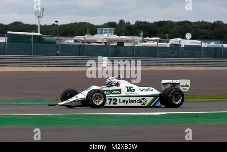 Mark Hazell fährt einen 1980, Williams FW07B, während des FIA Masters Historic Formula One Race beim Silverstone Classic 2017 Stockfoto