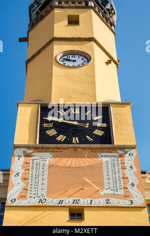 Sun Dial, Uhr, Turm, Rathaus (Town Hall) in Bautzen, Oberlausitz, Sachsen, Deutschland Stockfoto