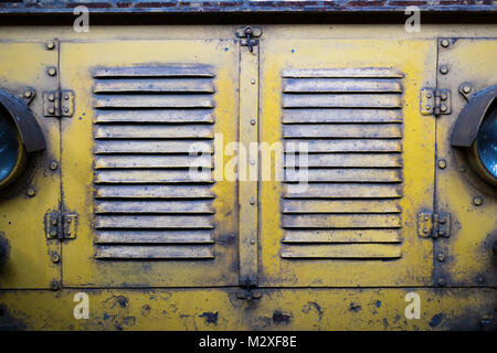 Metall Türen/Front Grill eines alten Lokomotive - historische Eisenbahn Stockfoto