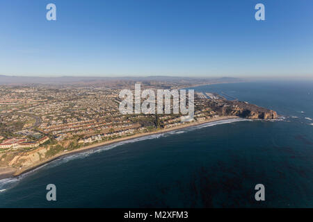 Luftaufnahme von Dana Point in Orange County an der Küste von Kalifornien. Stockfoto