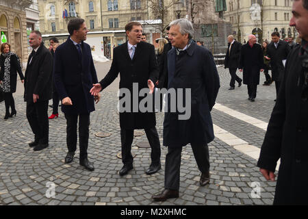 Ljubljana, Slowenien am 6. Februar., 2017. Mark Rutte, Miro Cerar, Didier Reynders und Xavier BETTEL auf einem Spaziergang durch die Altstadt von Ljubljana. Stockfoto