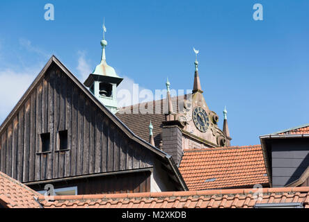 Deutschland, Baden-Württemberg, Gernsbach im Schwarzwald, Blick von der Alten Rathaus Giebel. Stockfoto