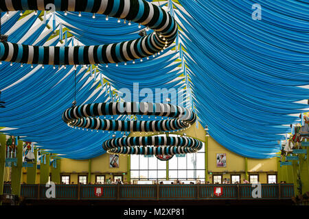 Oktoberfest, 'Wiesn', München, "ochsenbraterei" Festival Zelt Stockfoto