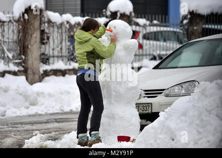 Lubljana, Slovenien auf Februar 7., 2018. Snowy Szene in Ljubljana, die Hauptstadt Sloweniens nach Schnee Sturm. Stockfoto