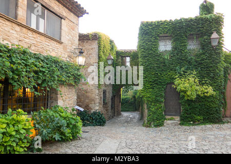 Malerische Dorf Peratallada im Herzen der Costa Brava. Baix Emporda, Katalonien, Spanien. Stockfoto