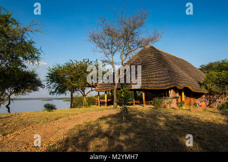 Restaurant eines Luxushotels mit Blick auf den Nil, Murchison Falls Nationalpark, Uganda, Afrika Stockfoto