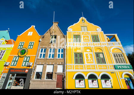 Die bunten holländischen Häusern an der Sint Annabaai in Wilemstad Stadt, der Hauptstadt von Curacao, Niederländische Antillen, ABC-Inseln, Karibik Stockfoto