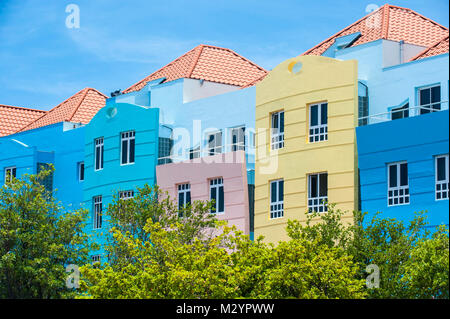 Die bunten holländischen Häusern an der Sint Annabaai in Wilemstad Stadt, der Hauptstadt von Curacao, Niederländische Antillen, ABC-Inseln, Karibik Stockfoto