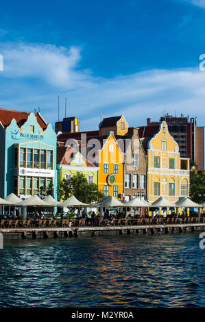 Die niederländische Häuser an der Sint Annabaai in Wilemstad Stadt, der Hauptstadt von Curacao, Niederländische Antillen, ABC-Inseln, Karibik Stockfoto