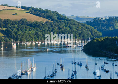 England, Devon, Dartmouth, Blick auf den Fluss Dart von Kingswear Stockfoto