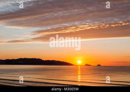 England, Devon, Torquay, Sonnenaufgang über Torbay Stockfoto