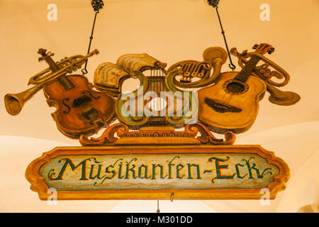 Deutschland, Bayern, München, Hofbräuhaus, Holz- Musik Schild Stockfoto