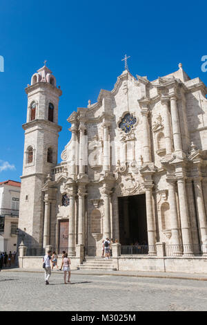 Havanna, Kuba - Januar 16, 2017: Plaza de la Catedral (Englisch: Cathedral Square) ist eine der fünf wichtigsten Plätze in der Altstadt von Havanna und die Website der Ca Stockfoto