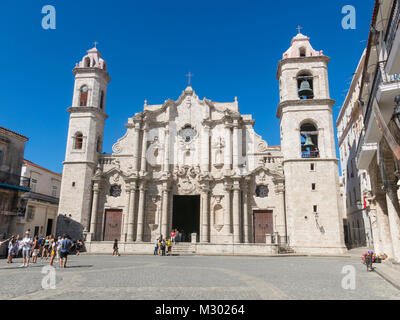 Havanna, Kuba - Januar 16, 2017: Plaza de la Catedral (Englisch: Cathedral Square) ist eine der fünf wichtigsten Plätze in der Altstadt von Havanna und die Website der Ca Stockfoto